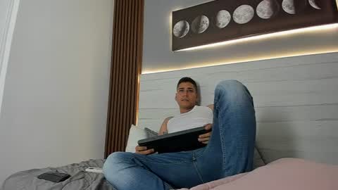 mauro_boy online show from 06/11/26, 12:32