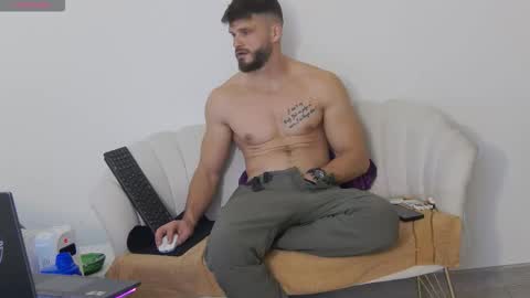 mauro_real_man online show from 11/08/25, 06:51