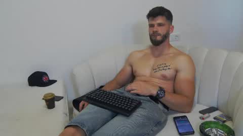 mauro_real_man online show from 06/08/26, 05:24