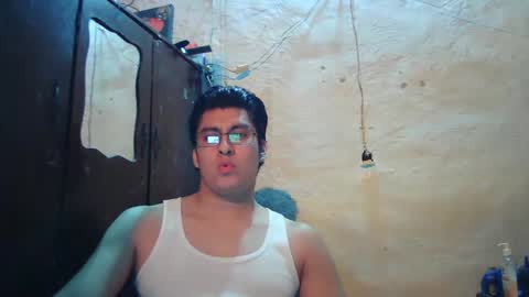 Snapshot of maurodirty chatting on 01/20/25, 05:26 Mauro online show from 01/20/25, 05:26