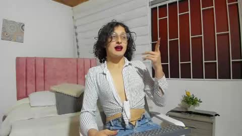 Snapshot of maverick_angel chatting on 05/16/26, 02:16 Maverick online show from 05/16/26, 02:16