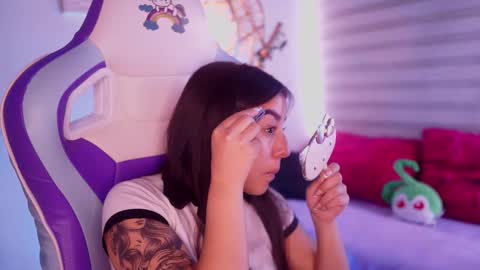 Snapshot of mavi_boo chatting on 02/13/26, 06:59 Mavi online show from 02/13/26, 06:59