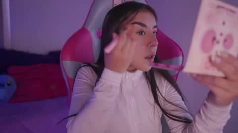 Snapshot of mavi_boo chatting on 02/18/26, 09:00 Mavi online show from 02/18/26, 09:00