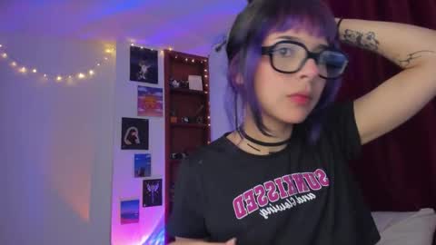 Snapshot of mavimist_ chatting on 03/08/26, 12:41 mavimist_ online show from 03/08/26, 12:41