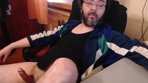 Max online show from 11/30/25, 07:34