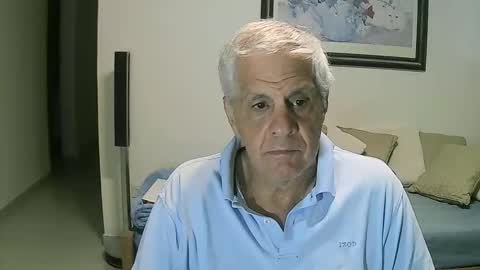 Snapshot of max_2017 chatting on 11/22/25, 02:43 max_2017 online show from 11/22/25, 02:43