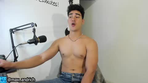 Snapshot of max__andrich chatting on 07/02/26, 03:17 Max... online show from 07/02/26, 03:17