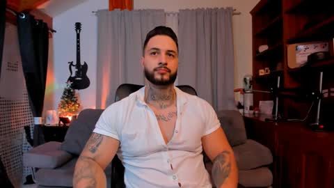 Snapshot of max_dic1 chatting on 12/20/24, 11:26 max D. online show from 12/20/24, 11:26