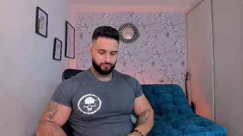 Snapshot of max_dic1 chatting on 07/08/26, 02:16 max D. online show from 07/08/26, 02:16