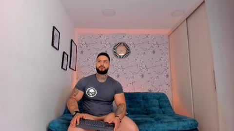 Snapshot of max_dic1 chatting on 07/11/26, 12:24 max D. online show from 07/11/26, 12:24