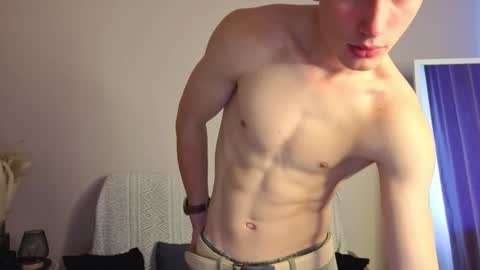 Snapshot of max_foks chatting on 09/19/25, 05:09 Max online show from 09/19/25, 05:09