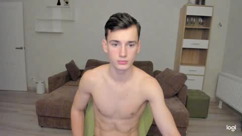 max_foks_ online show from 02/25/26, 05:44