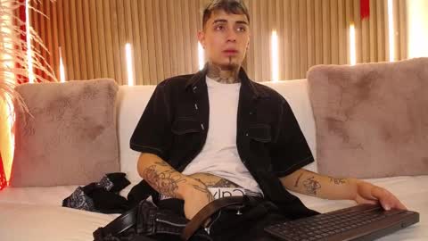 Snapshot of max_hader chatting on 02/14/26, 01:08 Max online show from 02/14/26, 01:08