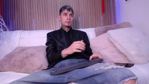 Snapshot of max_hader chatting on 02/17/26, 12:45 Max online show from 02/17/26, 12:45