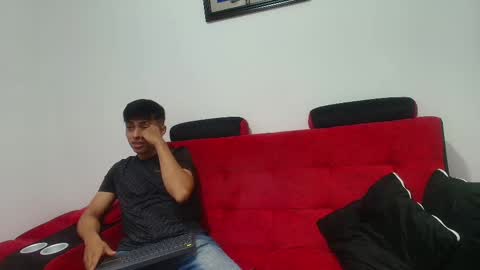 Snapshot of max_latin_ chatting on 01/10/25, 11:22 max_latin_ online show from 01/10/25, 11:22