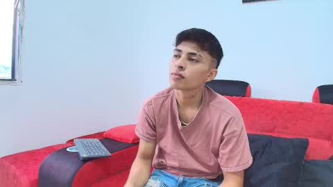 Snapshot of max_latin_ chatting on 01/18/25, 11:43 max_latin_ online show from 01/18/25, 11:43