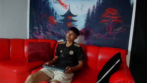 Snapshot of max_latin_ chatting on 01/21/25, 11:35 max_latin_ online show from 01/21/25, 11:35