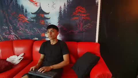 Snapshot of max_latin_ chatting on 01/22/25, 11:23 max_latin_ online show from 01/22/25, 11:23