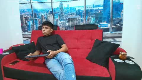 Snapshot of max_latin_ chatting on 01/23/25, 11:15 max_latin_ online show from 01/23/25, 11:15