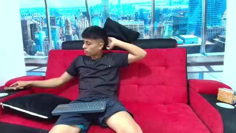 Snapshot of max_latin_ chatting on 01/25/25, 11:34 max_latin_ online show from 01/25/25, 11:34