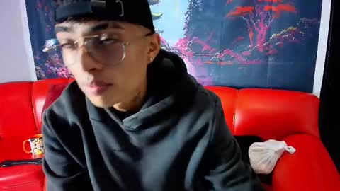 Snapshot of max_latin_ chatting on 01/30/25, 11:33 max_latin_ online show from 01/30/25, 11:33