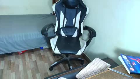 max_love25 online show from 02/22/26, 07:01