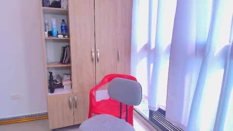 max_love25 online show from 04/17/26, 09:18