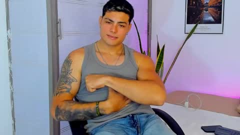 MAX MIULLER online show from 10/21/25, 02:01