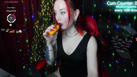 Snapshot of max_phoenix chatting on 12/29/24, 10:14 Max online show from 12/29/24, 10:14