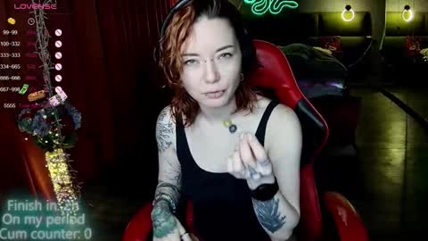 Snapshot of max_phoenix chatting on 10/05/25, 07:23 Max online show from 10/05/25, 07:23