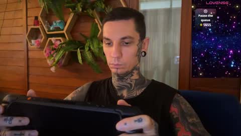    online show from 01/11/25, 02:41