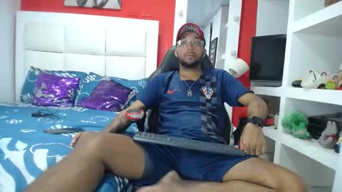 max_sexyhot26 online show from 02/15/25, 03:09