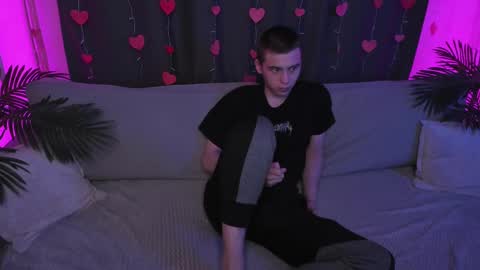 Snapshot of max_sm1th chatting on 03/07/25, 06:54 Max online show from 03/07/25, 06:54