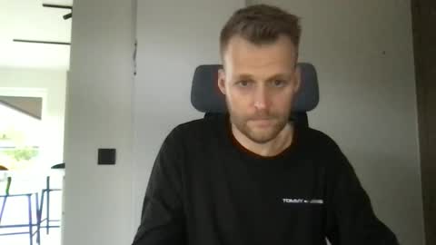 Max take off clothes online show from 02/06/26, 09:01