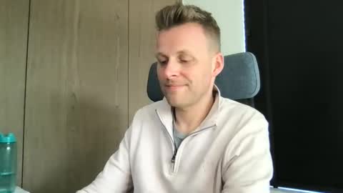 Max take off clothes online show from 03/23/26, 01:15