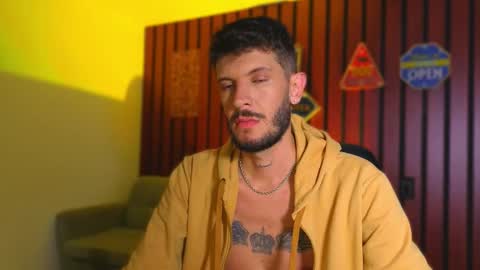 Max Taylor online show from 10/23/25, 01:49