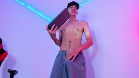 Max online show from 11/14/25, 06:39