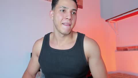 Snapshot of max_valiant chatting on 09/20/25, 11:06 max online show from 09/20/25, 11:06