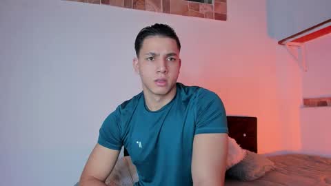 Snapshot of max_valiant chatting on 09/24/25, 06:22 max online show from 09/24/25, 06:22