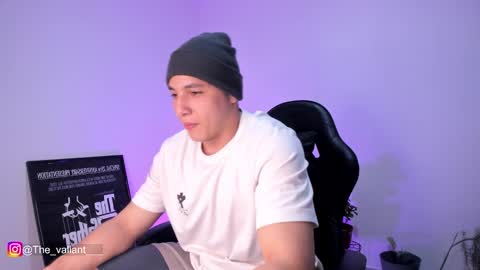 max_valiant1 online show from 02/18/26, 06:09