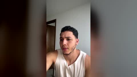 max_valiant1 online show from 05/05/26, 12:02