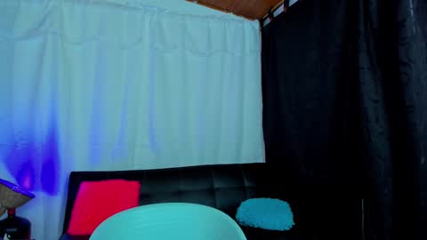 MAX     online show from 02/28/25, 04:20