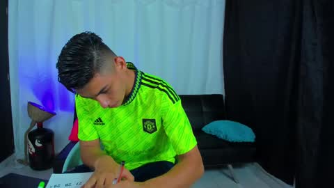 MAX     online show from 03/06/25, 08:08