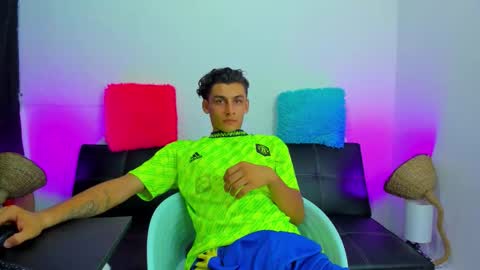 MAX     online show from 09/11/25, 06:02