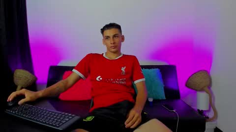 MAX     online show from 09/23/25, 07:00