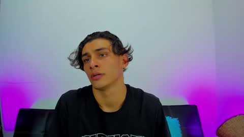 MAX     online show from 09/28/25, 06:19