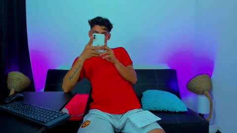 MAX     online show from 10/13/25, 06:02