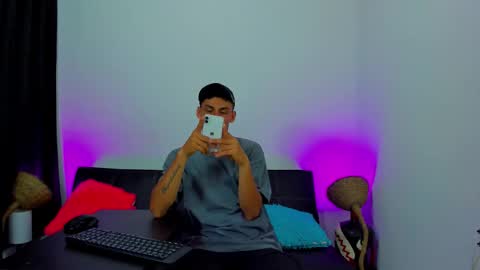 MAX     online show from 01/13/26, 02:28