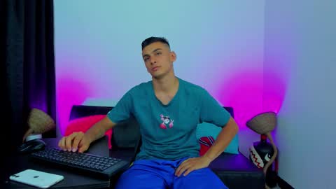 MAX     online show from 02/15/26, 07:51