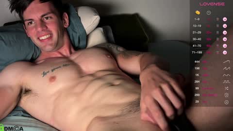 Snapshot of maxandtam chatting on 01/05/25, 01:35 Max online show from 01/05/25, 01:35